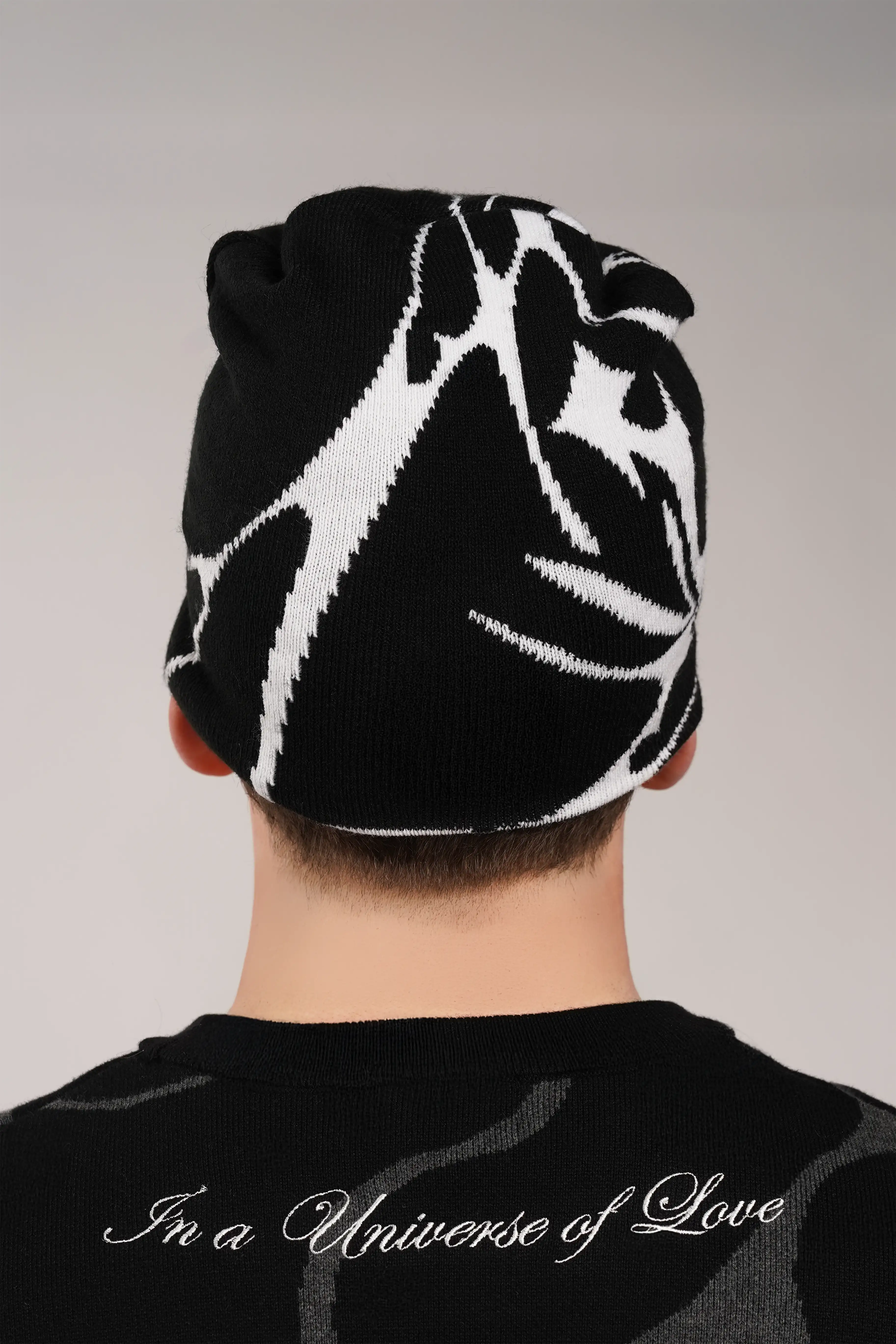 PREMIUM UNIVERSE OF LOVE REVERSIBLE BEANIE - €24.95! Jetzt erhältlich bei VYRA
