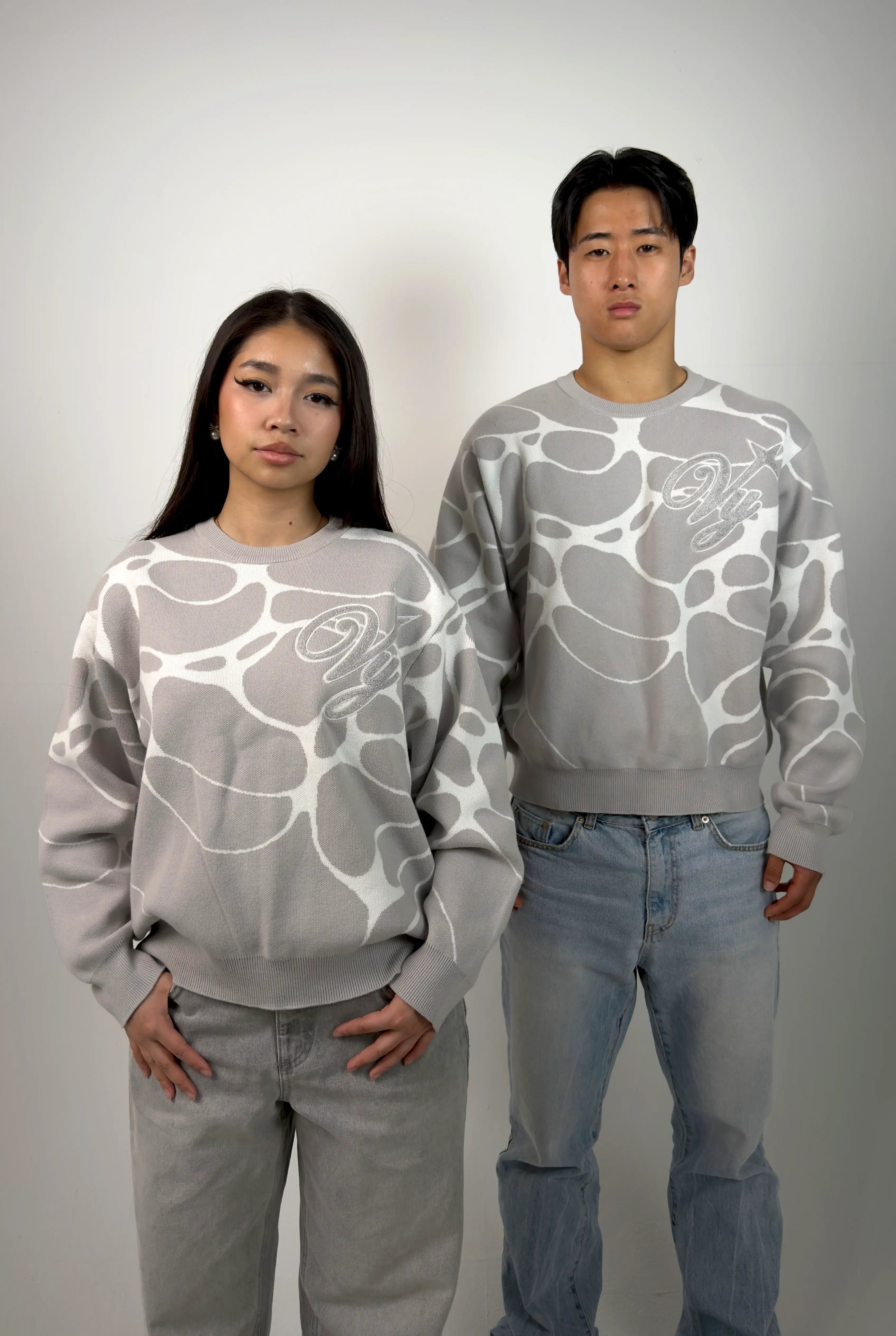 UNIVERSE OF LOVE V2 KNITSWEATER
