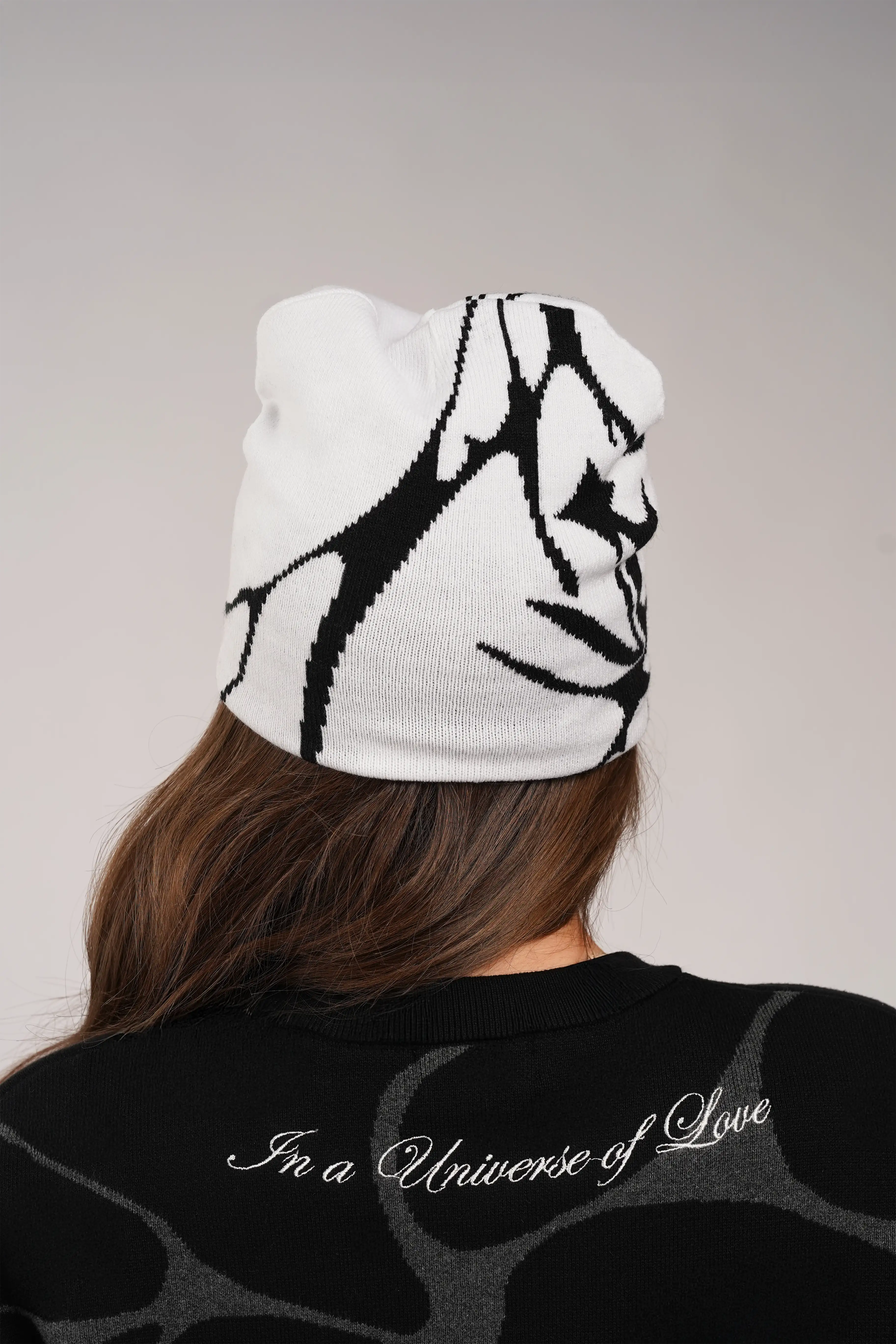 PREMIUM UNIVERSE OF LOVE REVERSIBLE BEANIE - €21.95! Jetzt erhältlich bei VYRA
