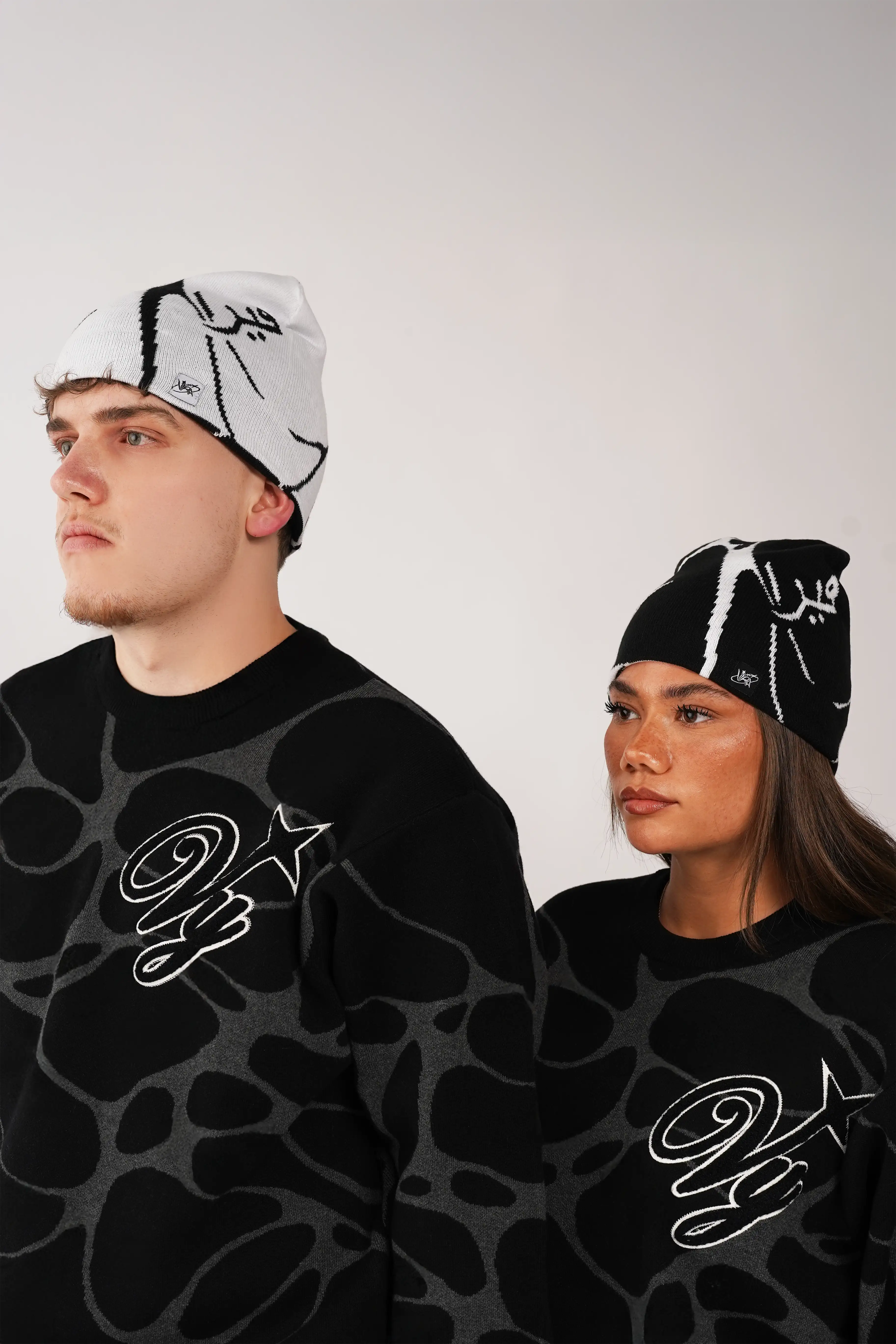 PREMIUM UNIVERSE OF LOVE REVERSIBLE BEANIE - €24.95! Jetzt erhältlich bei VYRA