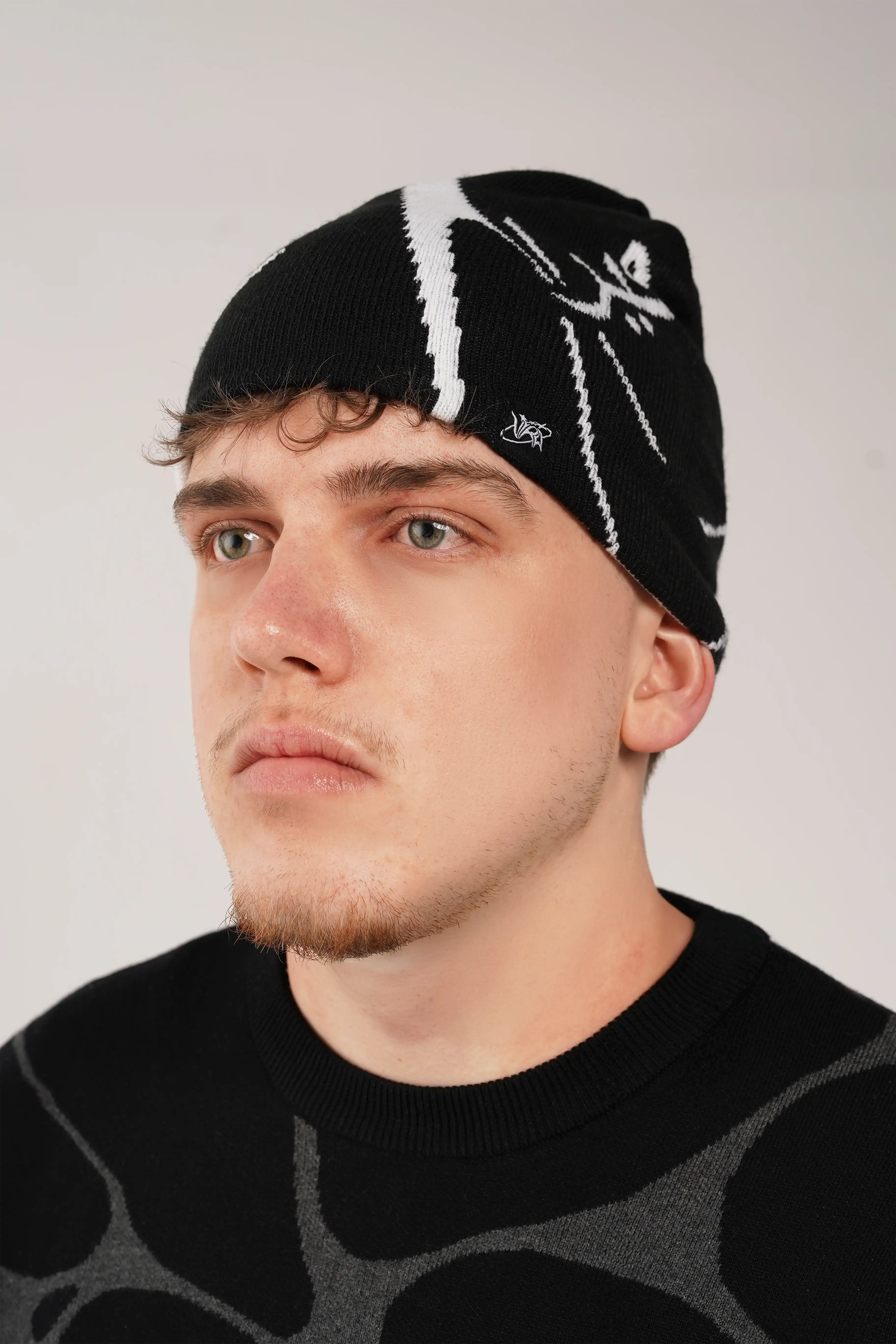 PREMIUM UNIVERSE OF LOVE REVERSIBLE BEANIE - €21.95! Jetzt erhältlich bei VYRA
