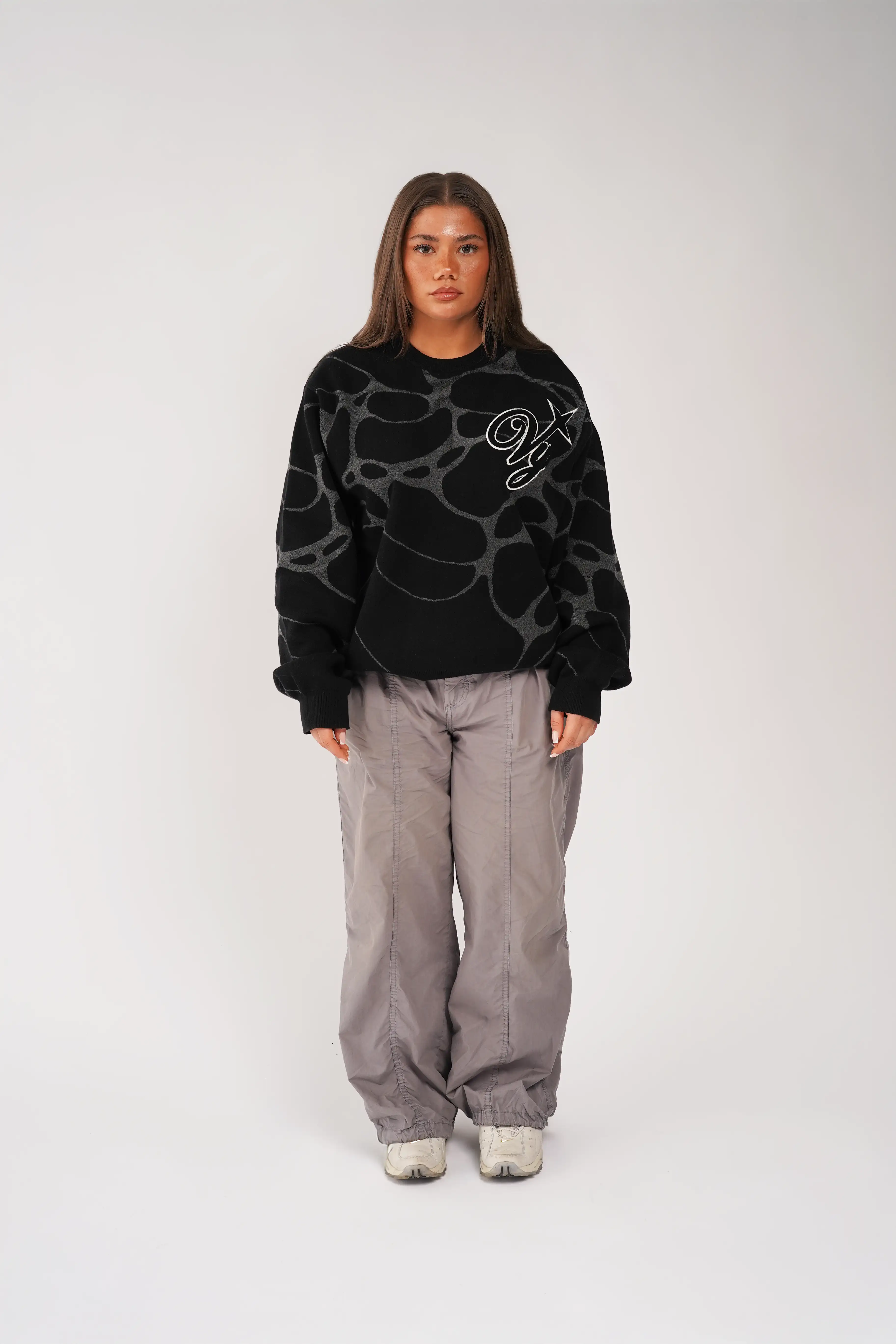 PREMIUM UNIVERSE OF LOVE KNITSWEATER - €69.95! Jetzt erhältlich bei VYRA