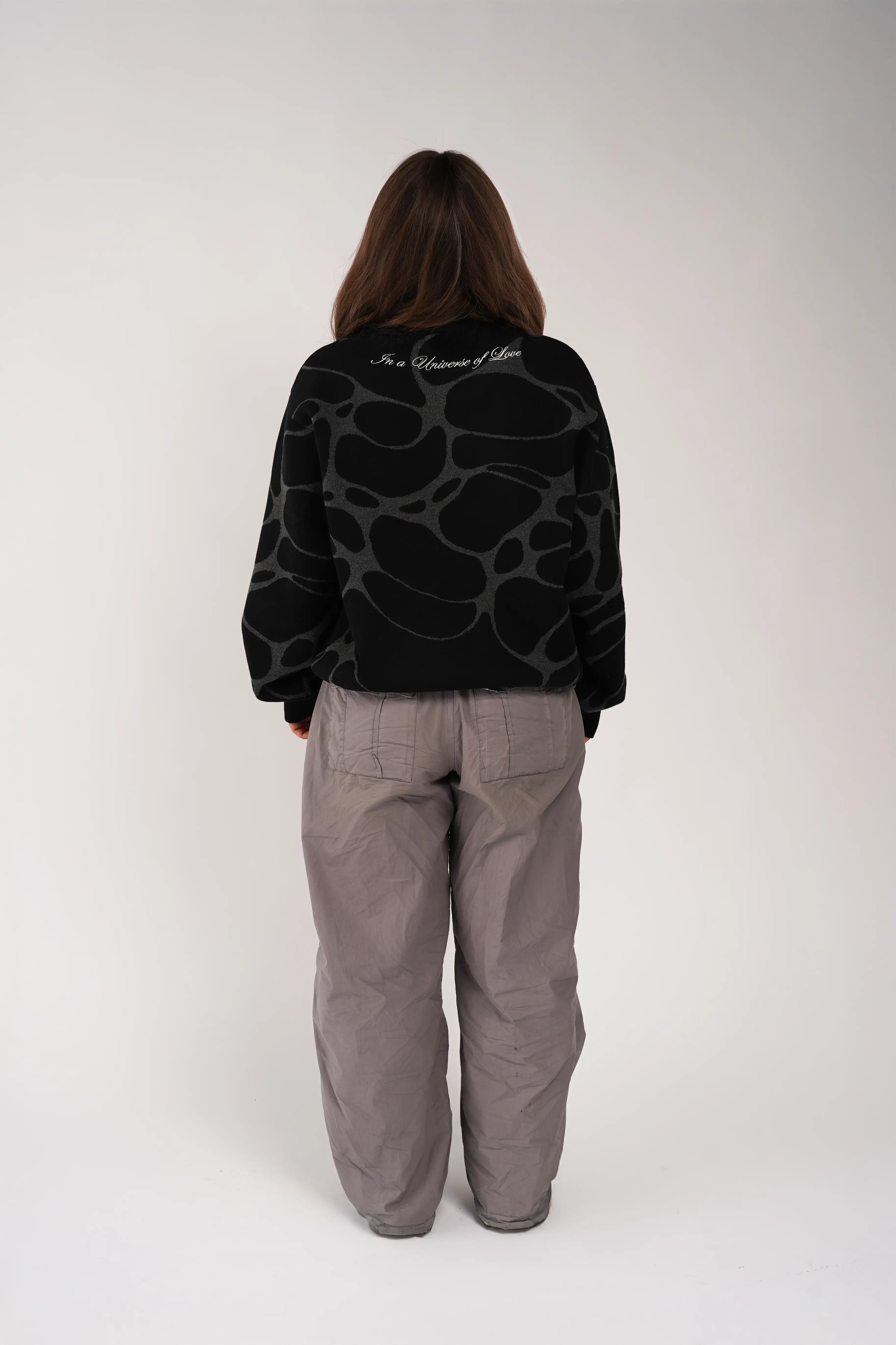 PREMIUM UNIVERSE OF LOVE KNITSWEATER - €69.95! Jetzt erhältlich bei VYRA
