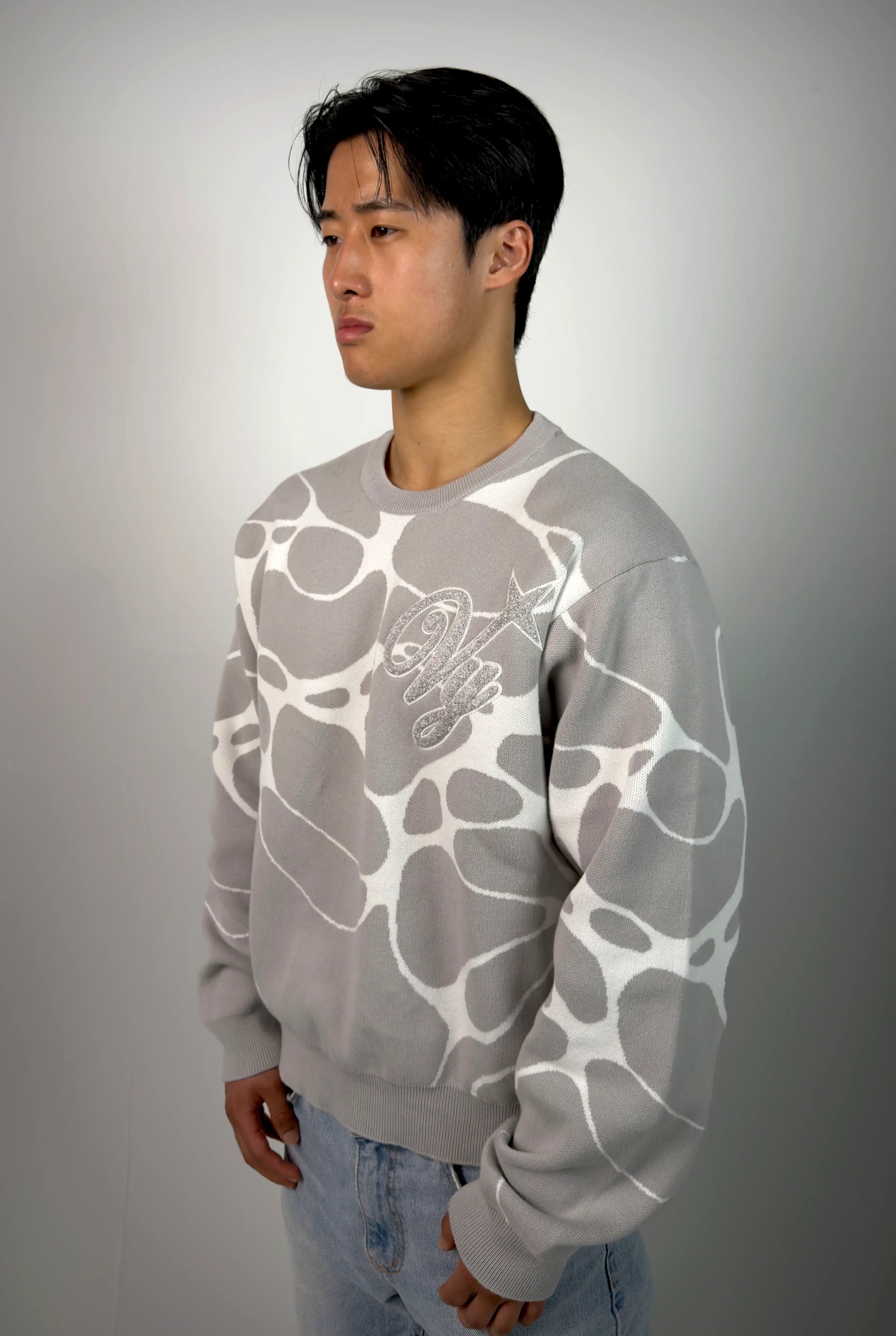 UNIVERSE OF LOVE V2 KNITSWEATER