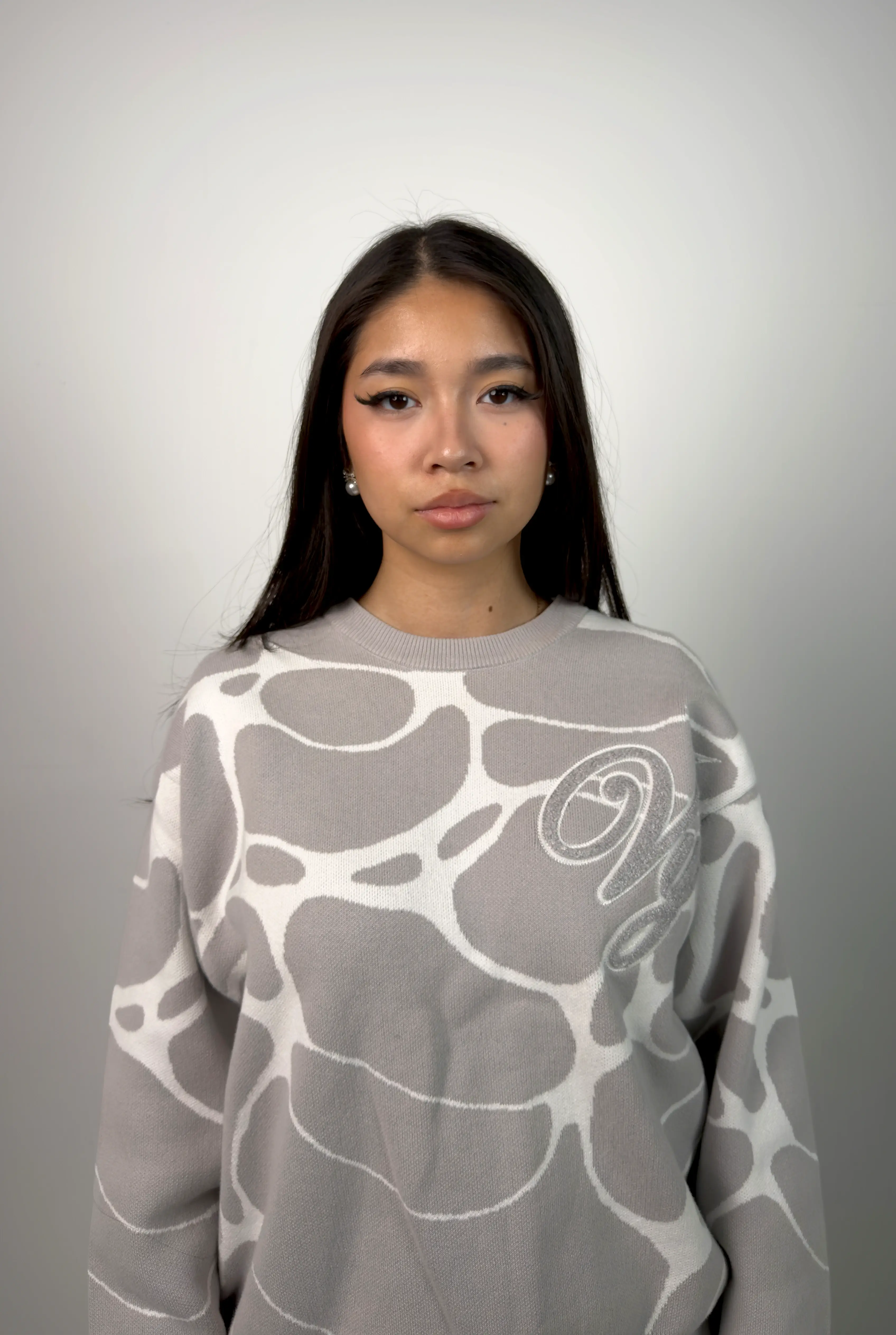 UNIVERSE OF LOVE V2 KNITSWEATER